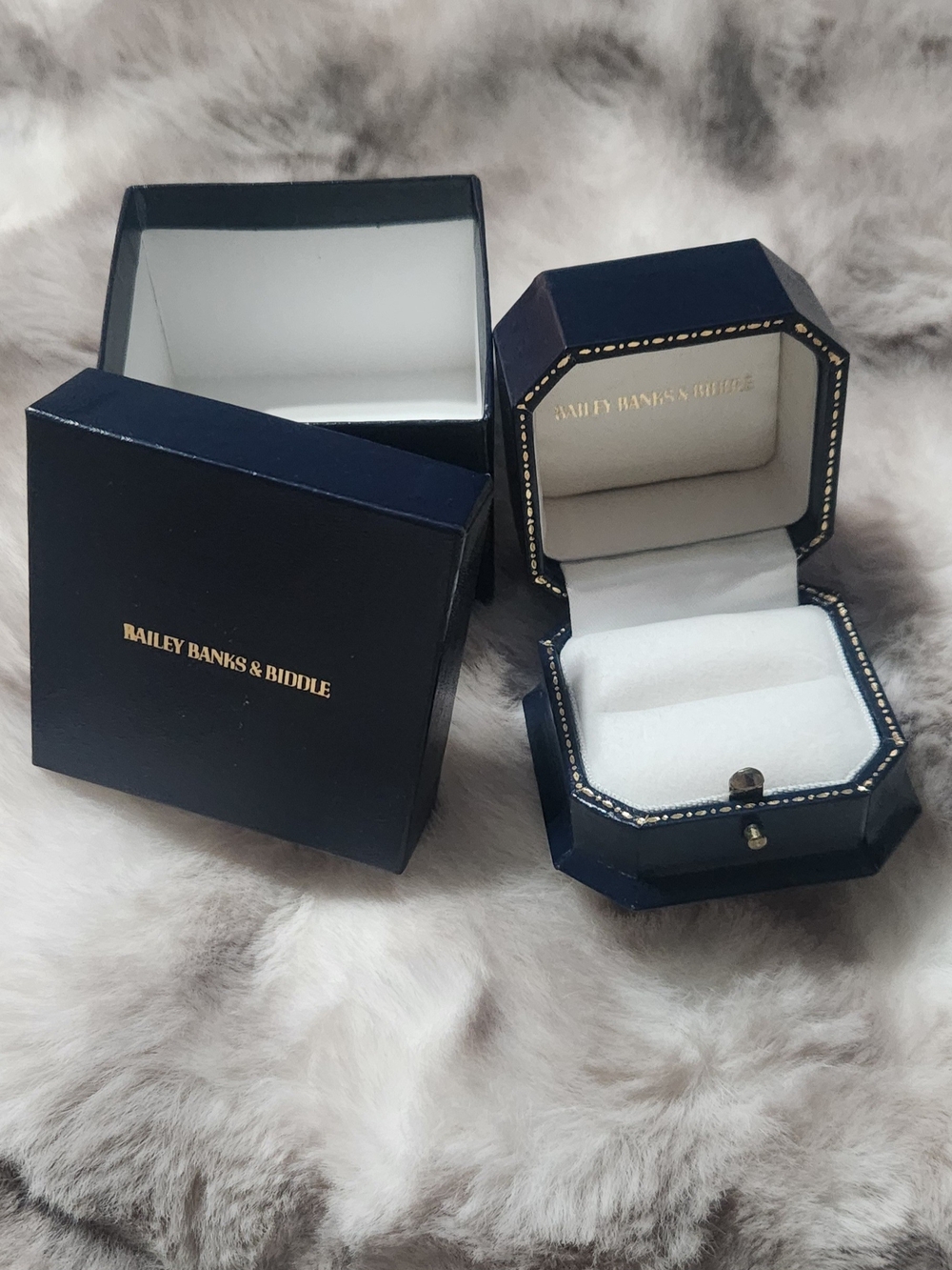 Bailey Banks & Biddle Ring Box With Gift Box
